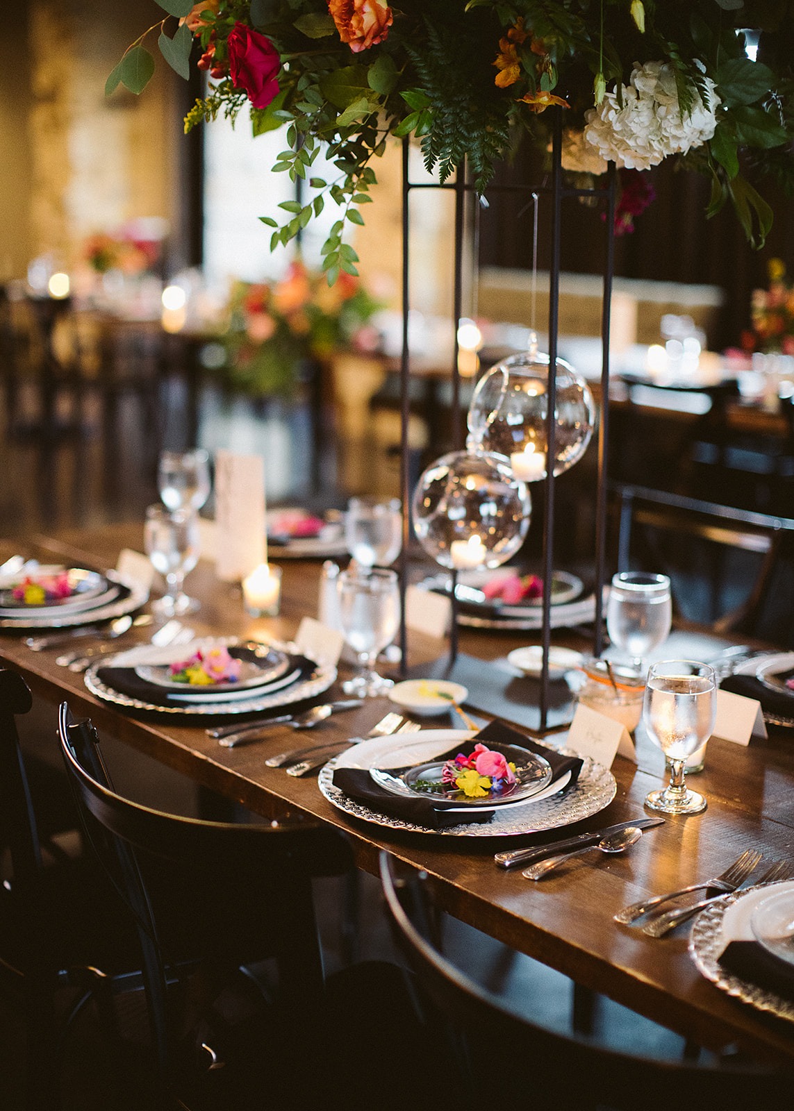 Elegant wedding reception table decor